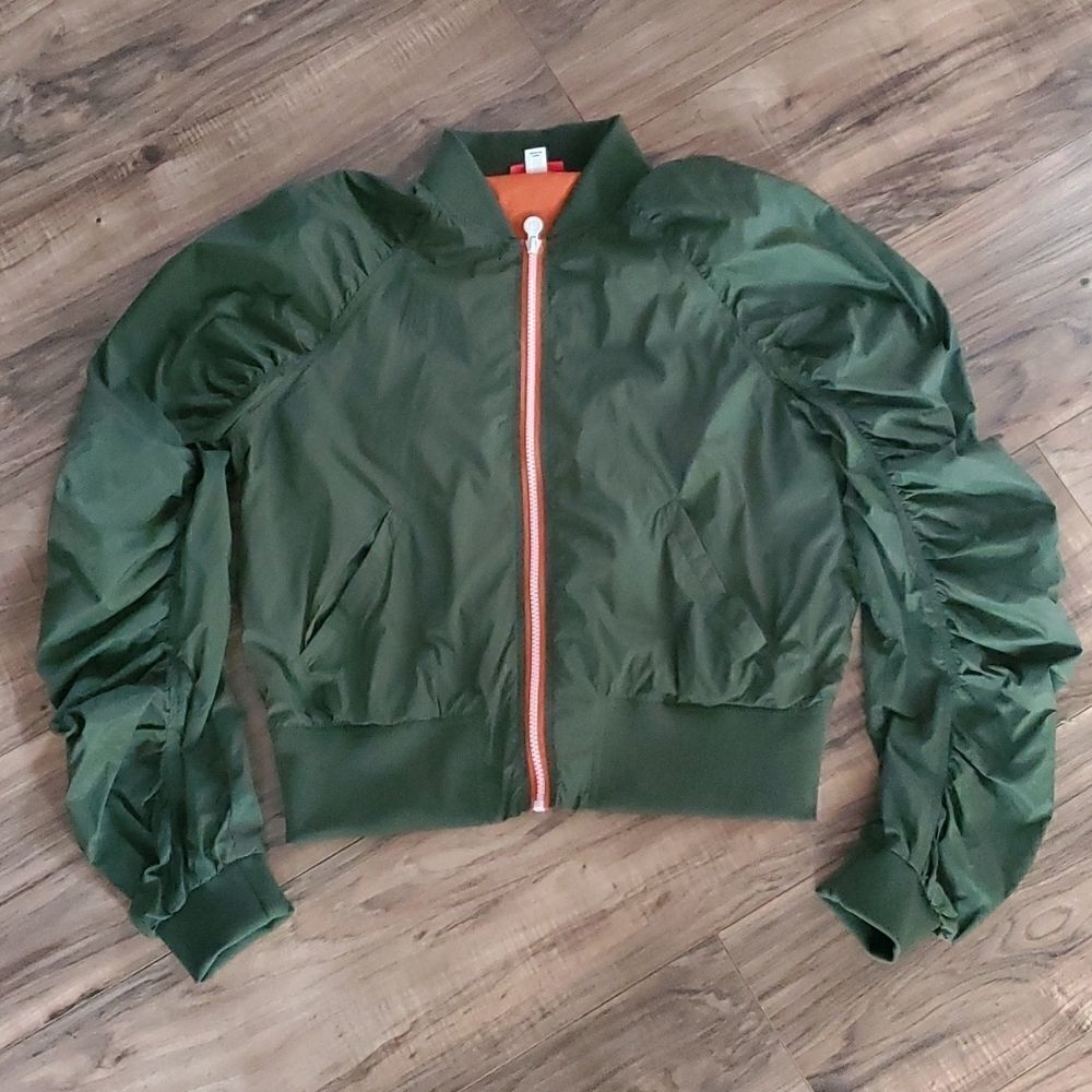 Hunter for Target | Cropped Windbreaker - Picture 3 of 6